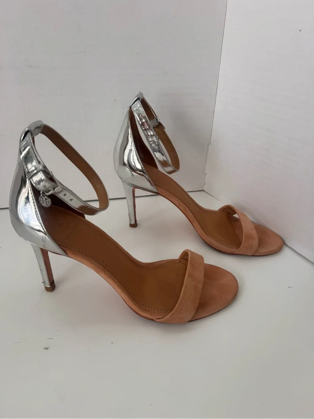 Tory Burch Ellie 85mm Silver Metallic Tan Suede Ankle Strap Sandals Heels 7M